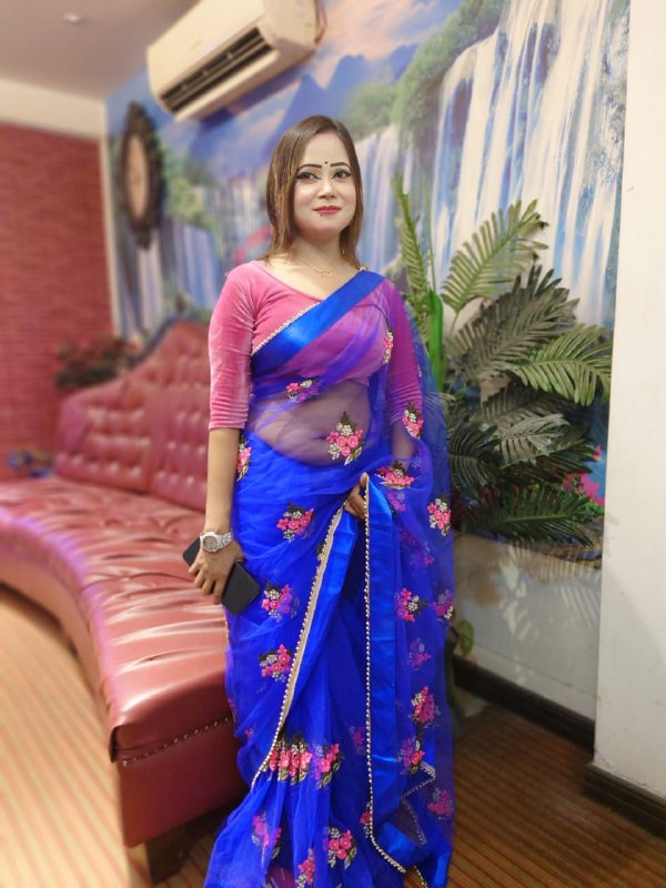 sexy woman whatsapp number